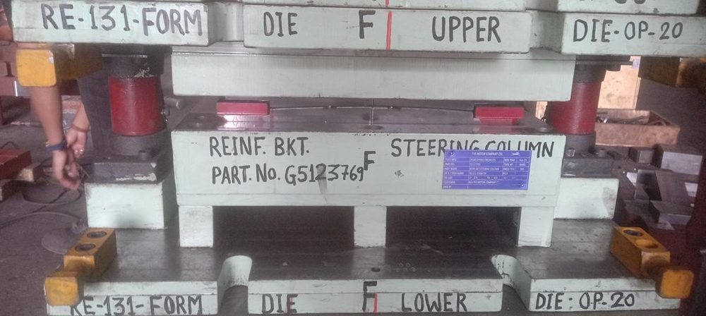 RE-132 flange die